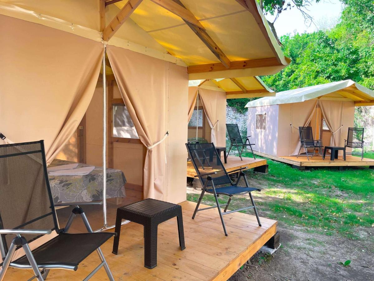 Divoto Glamping Hotel Balcsik Kültér fotó