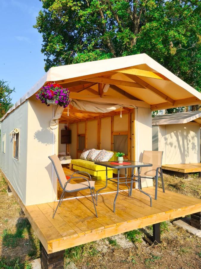 Divoto Glamping Hotel Balcsik Kültér fotó