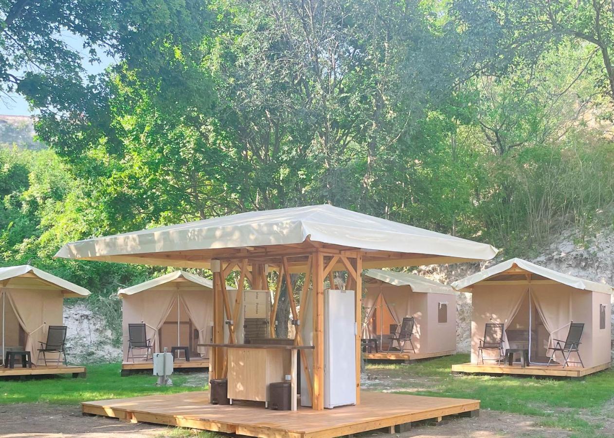 Divoto Glamping Hotel Balcsik Kültér fotó