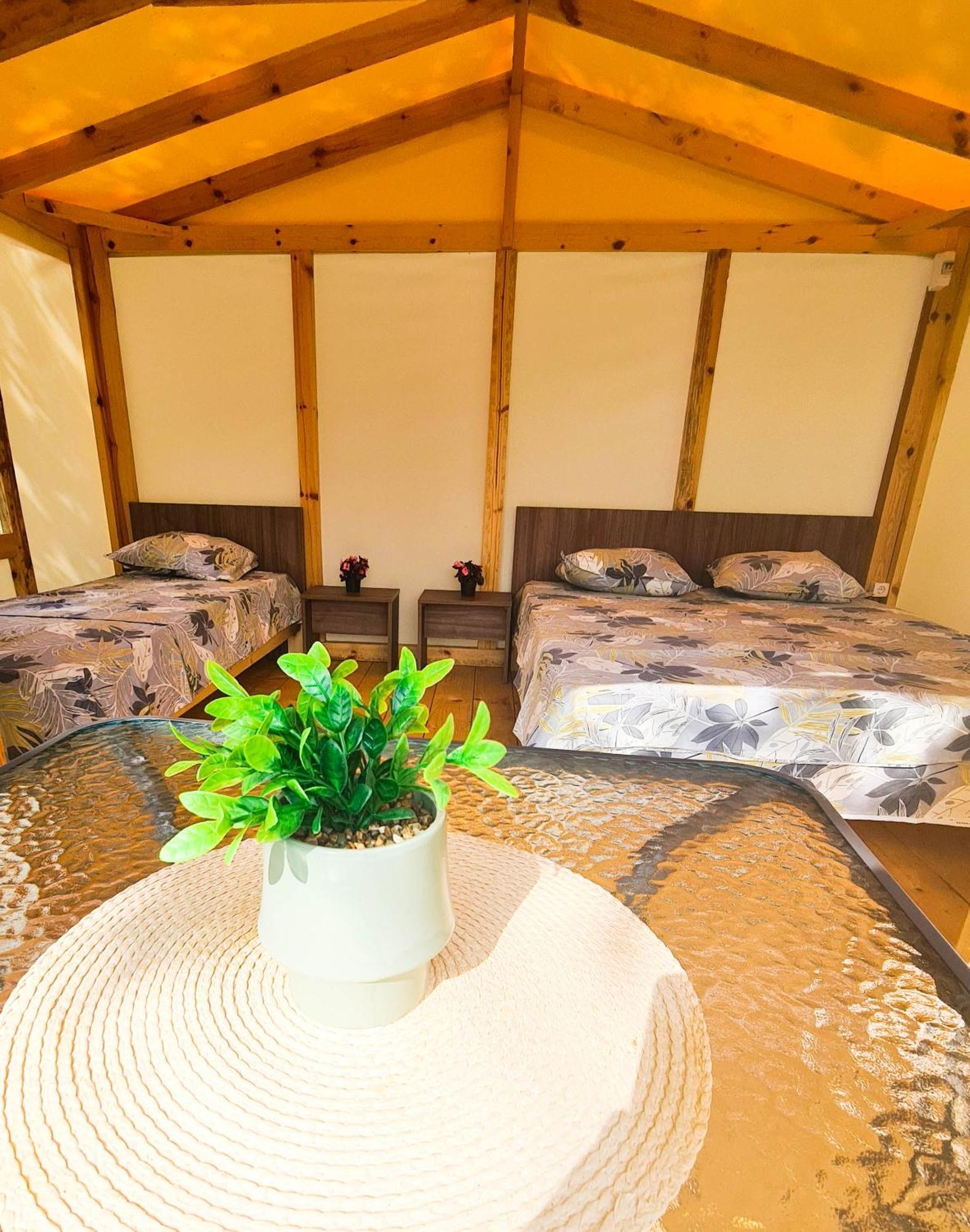 Divoto Glamping Hotel Balcsik Kültér fotó
